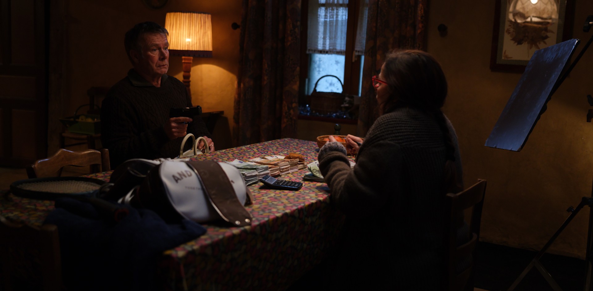 Bilder aus How to Make a Killing