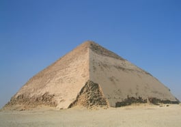 Der Weg zur echten Pyramide