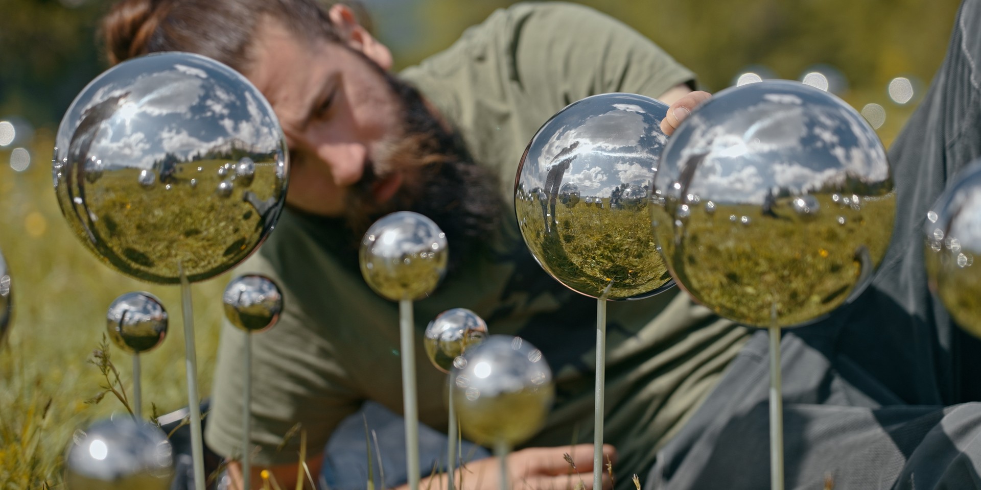 Bilder aus Elevated Art - Wer Kunst auf Berge stellt