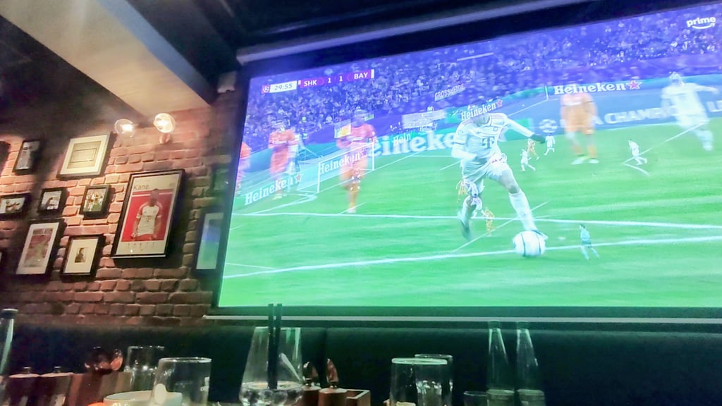 Fußball und Public Viewing live in der Champions Bar