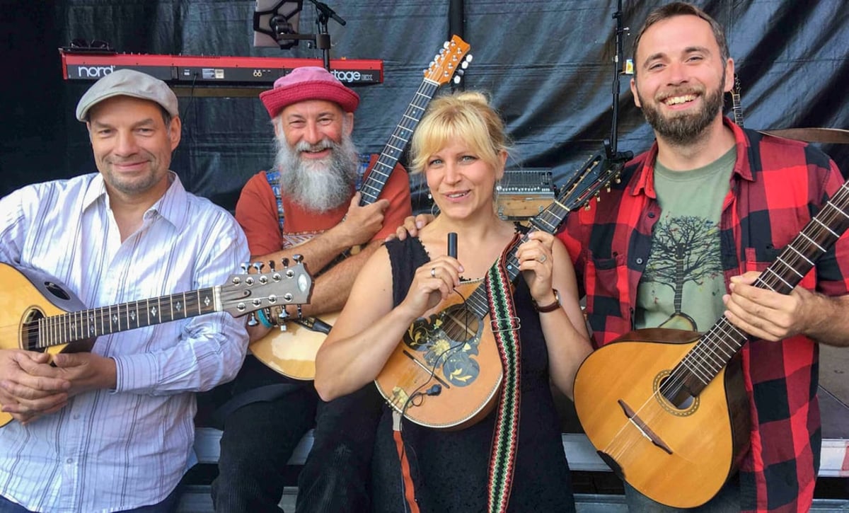 HüSCH! – Songs of Heimat