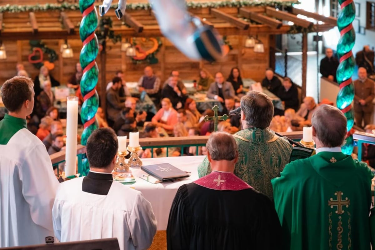 Wiesn-Gottesdienst im Marstall-Festzelt