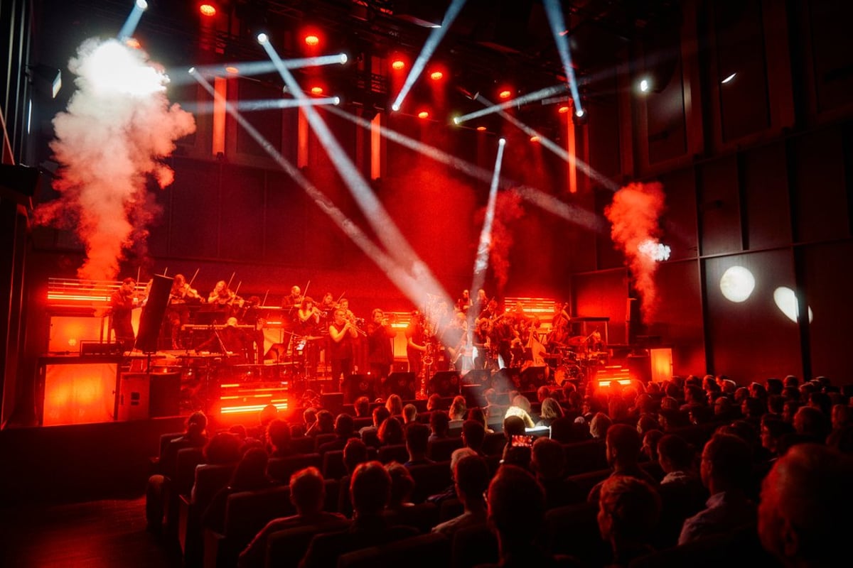 Jazzrausch Bigband & Bergson Phil‘: Eine Techno-Sinfonie