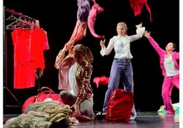 Fast Fashion Pop Up – Tanztheater & Kleidertauschparty