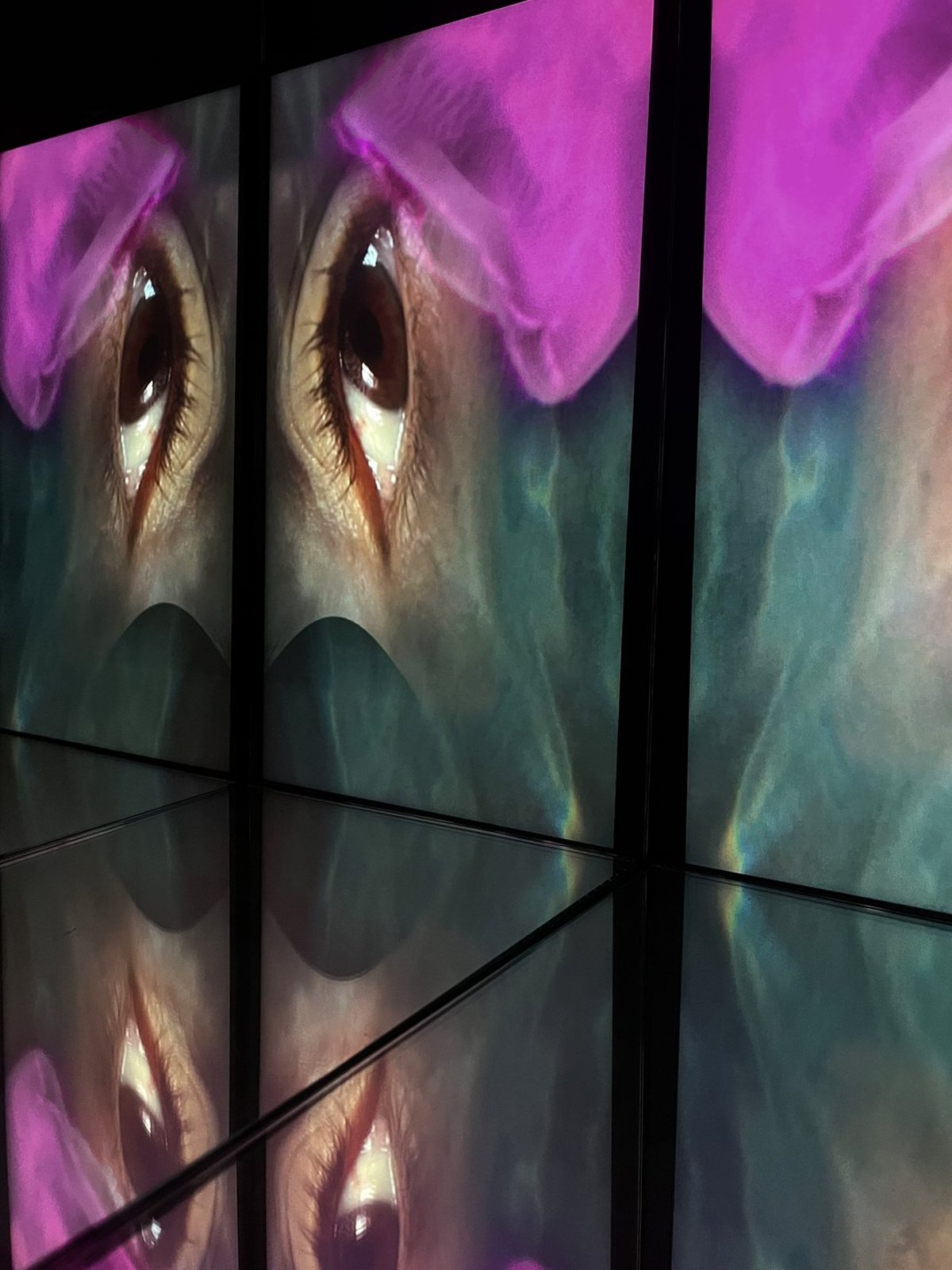 Carmen Kordas: Elements  – Videoinstallation, Malerei, Zeichnung