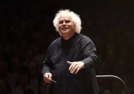 BRSO: Rattle, BR-Chor – Strawinsky