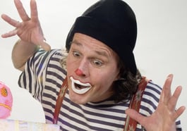 Joaquino Payaso und seine sieben Koffer