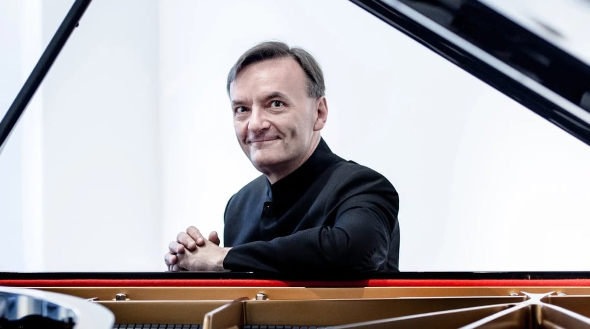 BRSO: Rattle, Hough – Rachmaninow, Strawinsky am 3.10.