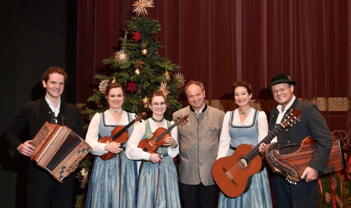 Pfarrer Rainer Maria Schießler rezitiert „Heilige Nacht“ von Ludwig Thoma