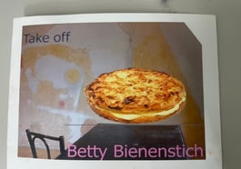 Lange Nacht der Museen – Betty Bienenstich -Take off