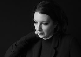 Slata Roschal: Es ist die Leichtigkeit, die den Herren am Tisch von der Putzfrau unterscheidet