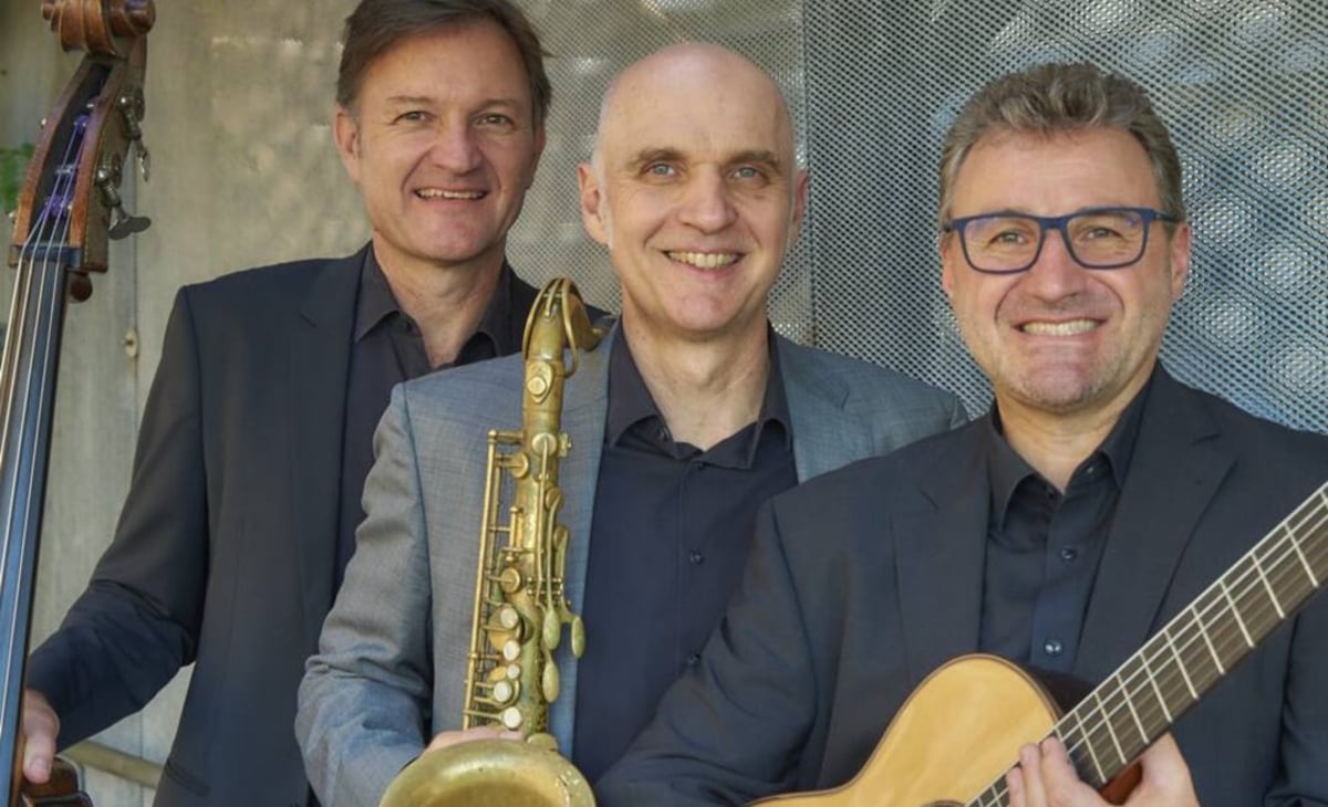Golden Notes Play The Beatles
