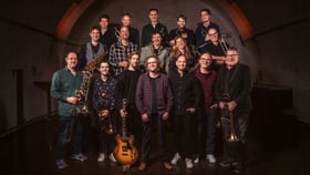Eight Cylinder Bigband feat. Donniele Graves