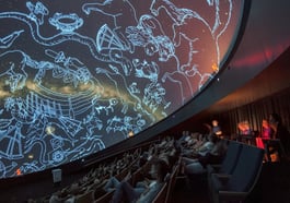Im Planetarium: Der Sommernachtshimmel