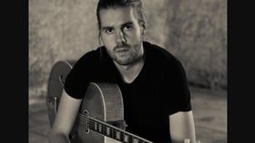 Philipp Schiepek Guitar Quartett feat. Tom Ollendorff