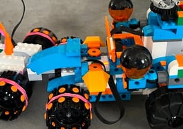 Baue und programmiere deine eigene Figur mit Lego BOOST