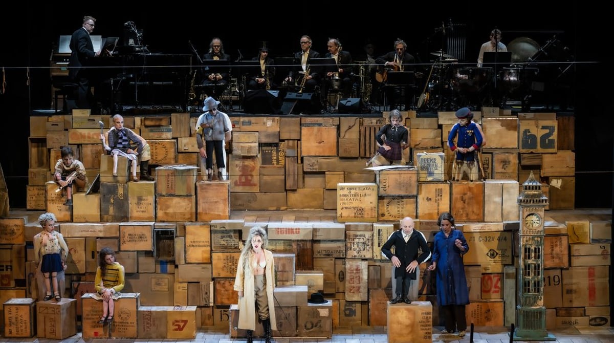 Neu im Residenztheater: Die Dreigroschenoper