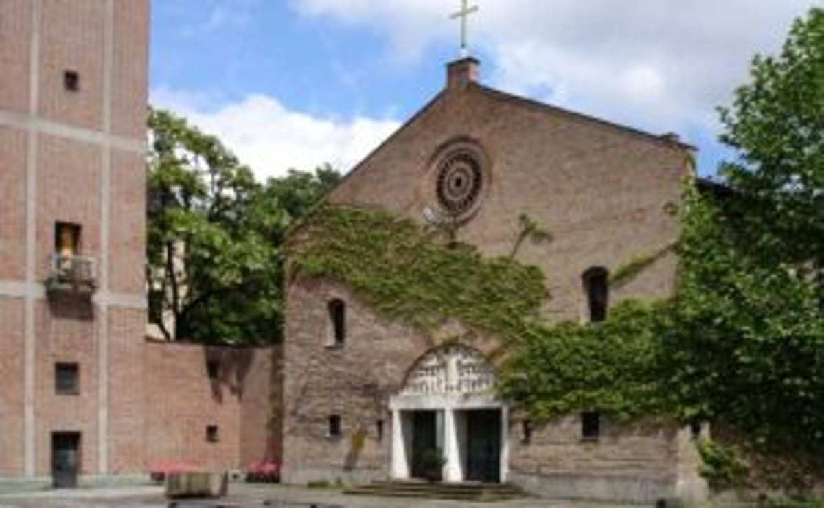 Auf weitem Raum – die Himmelfahrtkirche Sendling