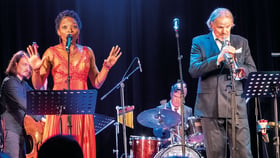Wine & Roses Jazzsociety und Titilayo Adedokun