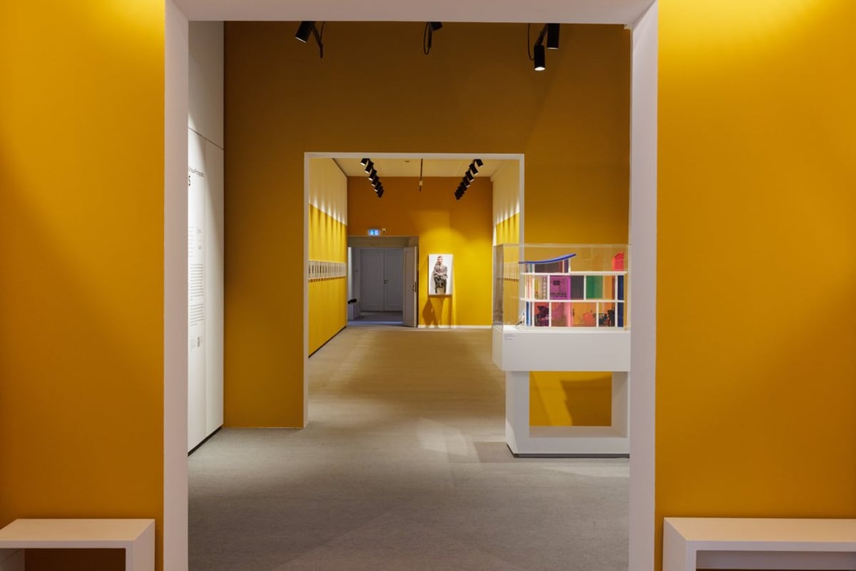 Sonntags-Rundgang bei Laurie Simmons und Meryl Streep singt