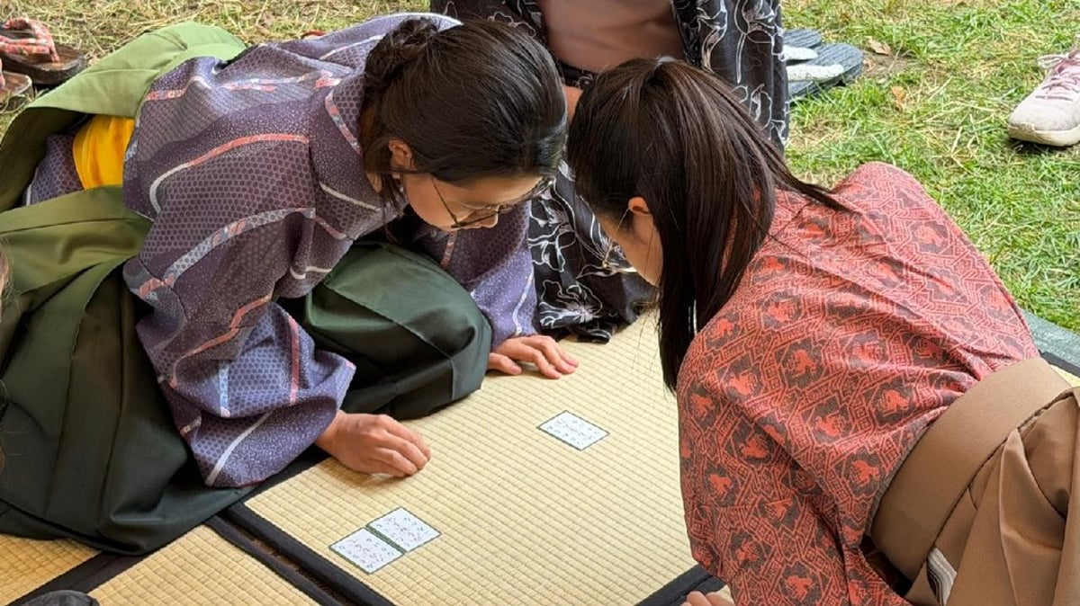 Kyogi-Karuta: Traditionelles japanisches Kartenspiel