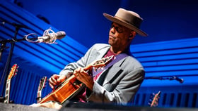 Eric Bibb