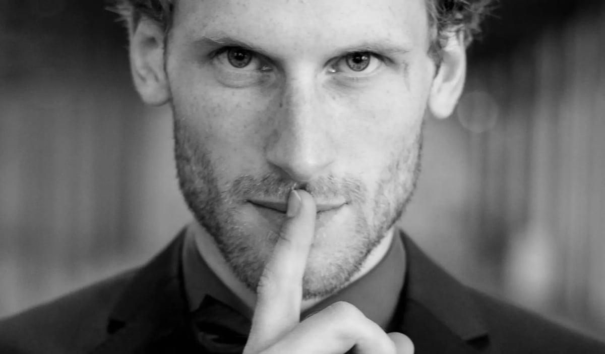 Yann Yuro: Show Down
