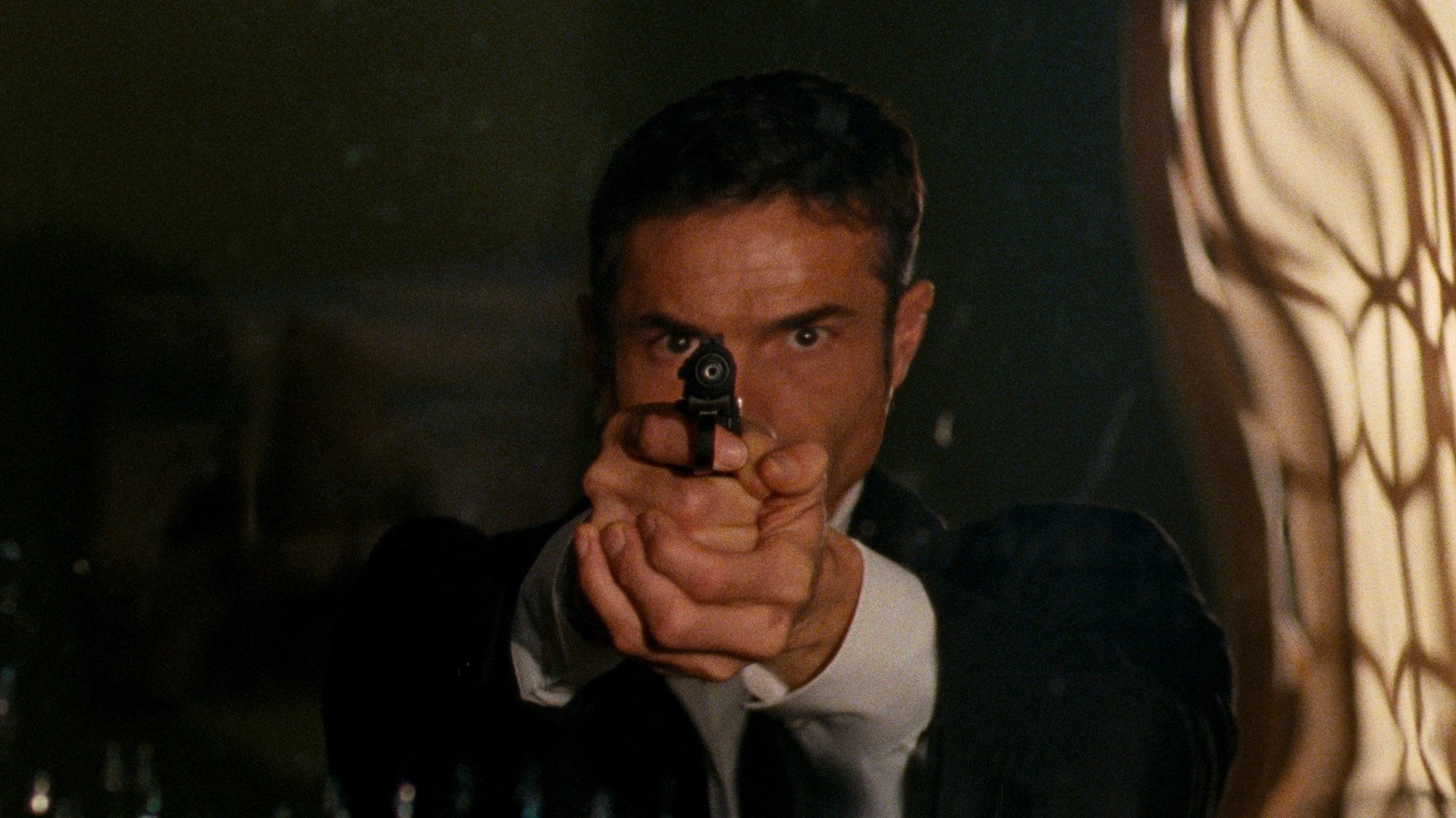 Bilder aus Reflection in a Dead Diamond