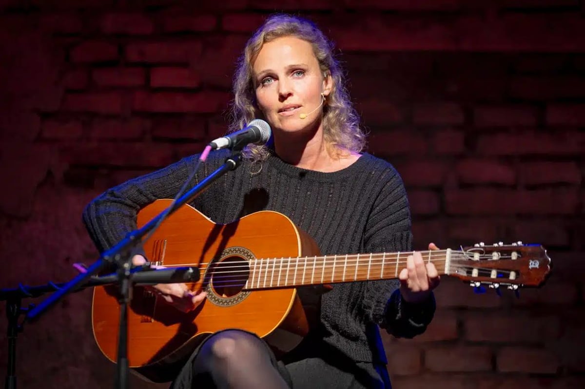 Julia Hitzenberger – Frau Julia sucht das große Glück