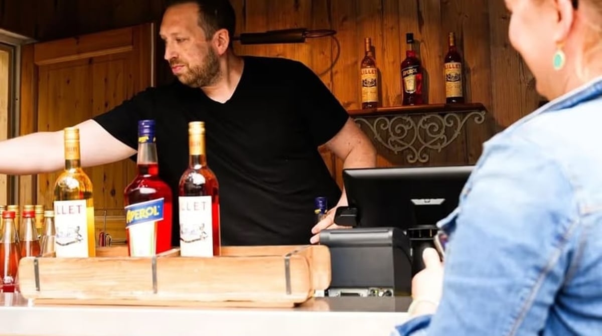 Die Bar der Hüttn