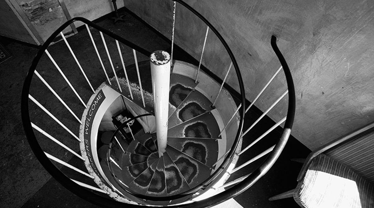 Wendeltreppe im Café Kosmos von oben fotografiert