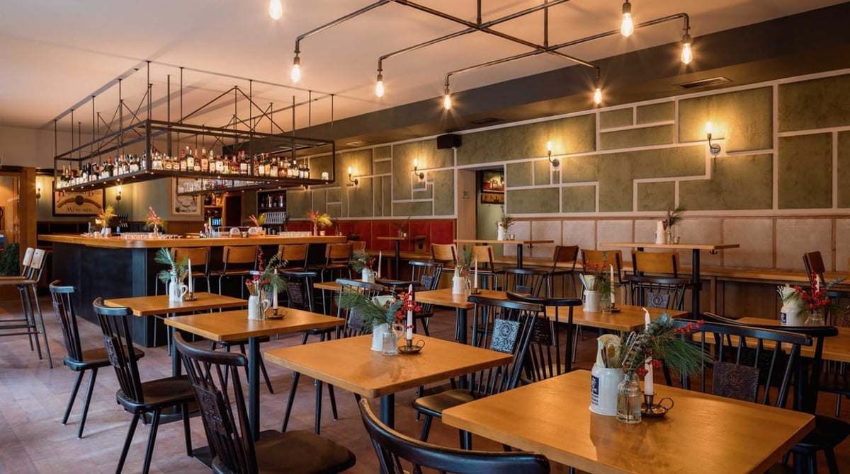 Gastraum des Gasthaus FUX in der Münchner Maxvorstadt