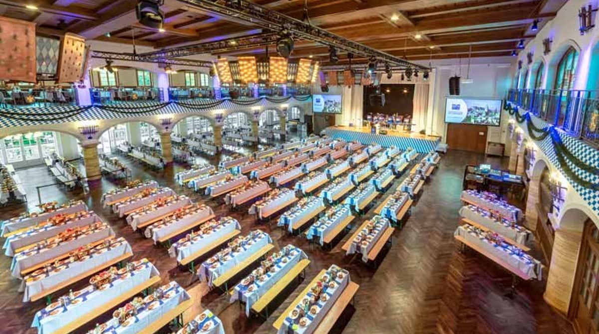 Festsaal des Löwenbräukellers in Eventbestuhlung
