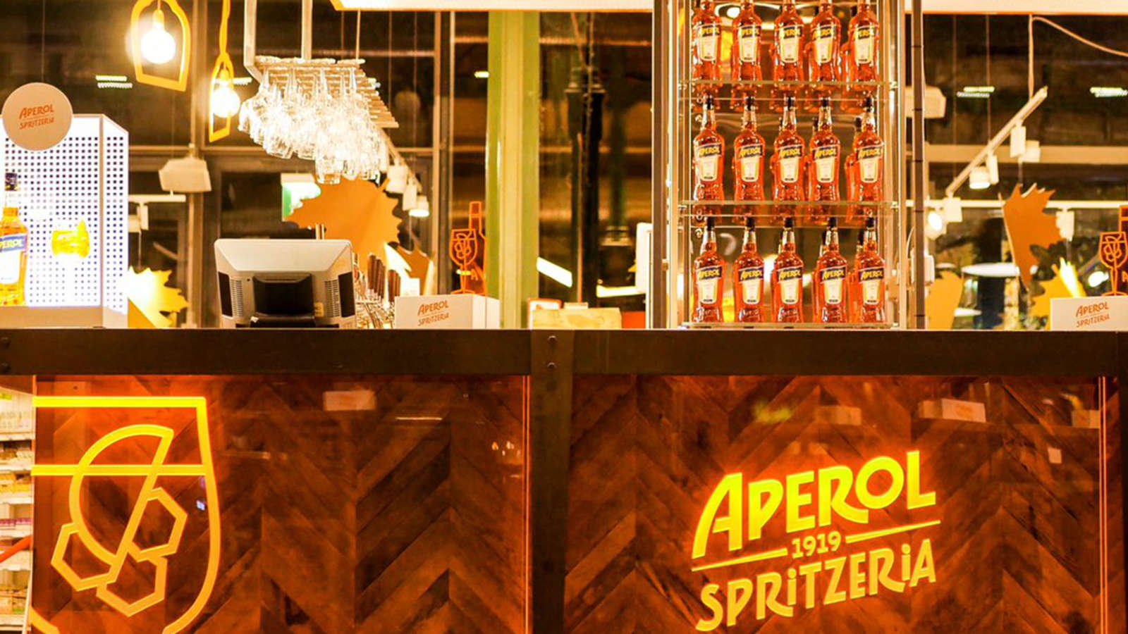 Neu im Eataly: die Aperol 1919 Spritzeria