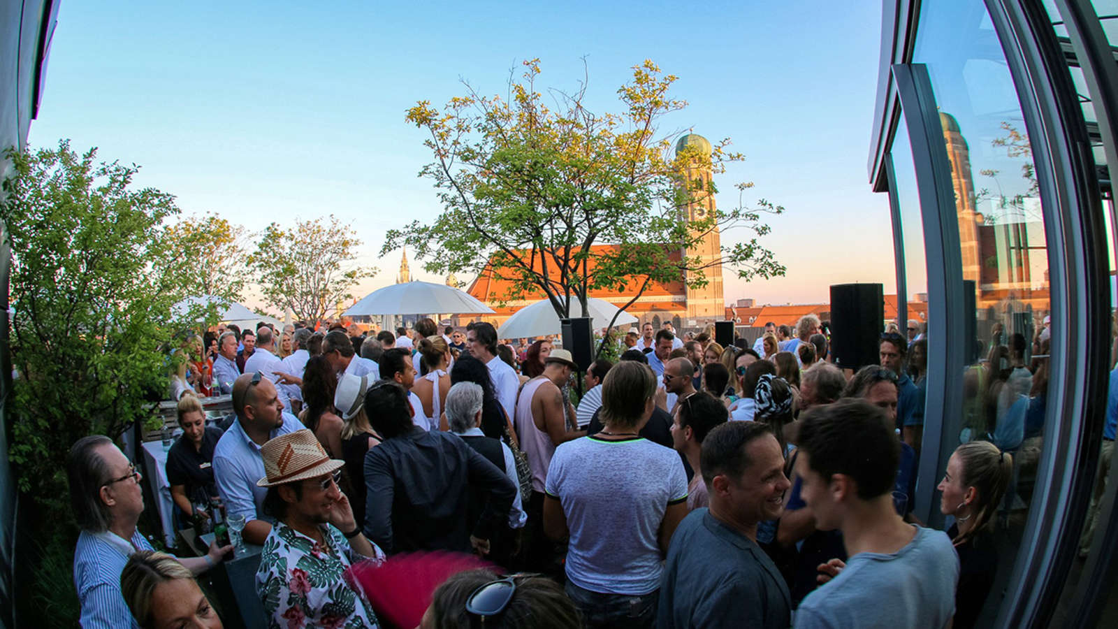 Die Luna-Party auf der Dachterrasse vom Hotel Bayerischer Hof