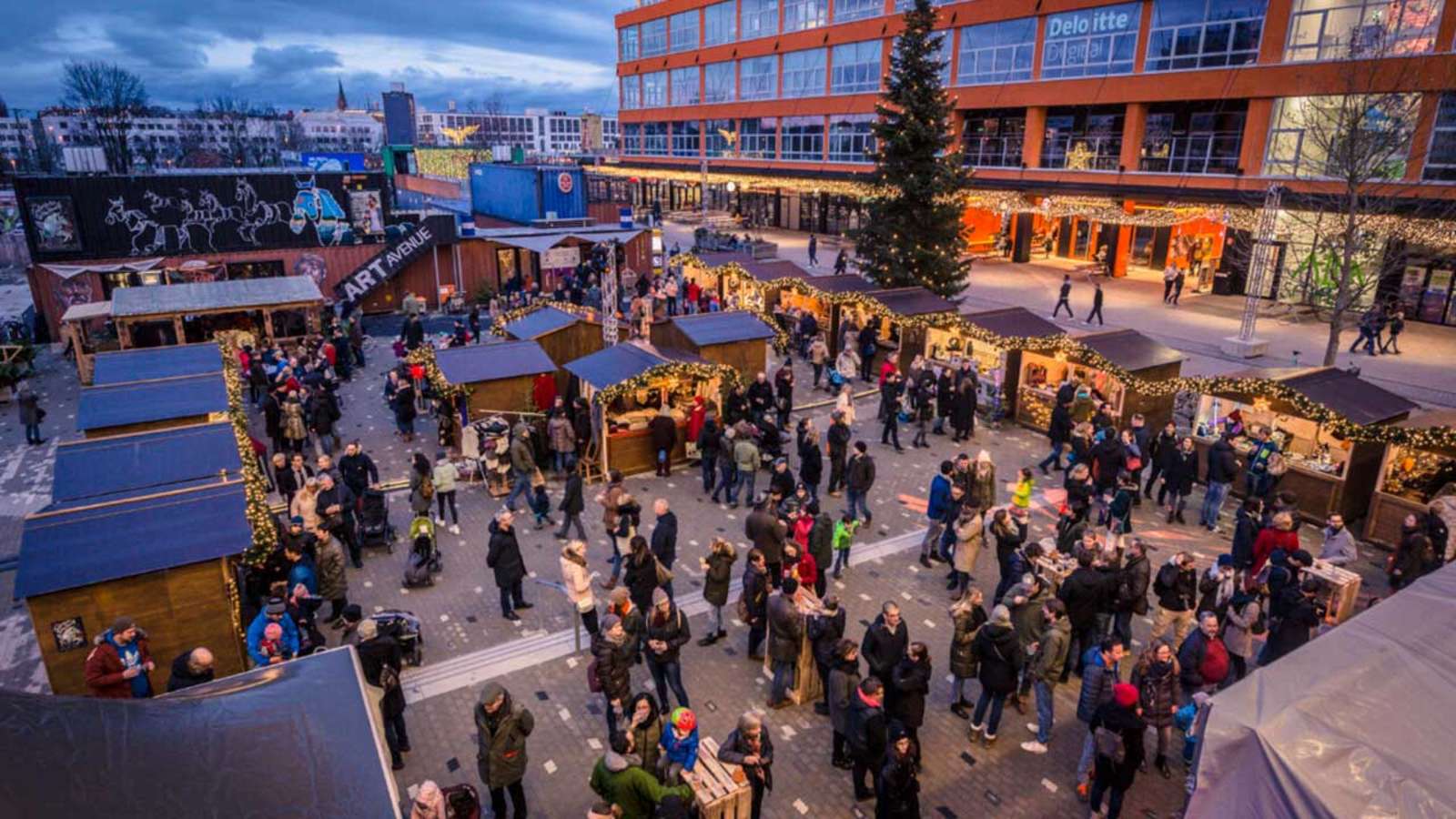 Zauberhafter Weihnachtsmarkt im Werksviertel-Mitte