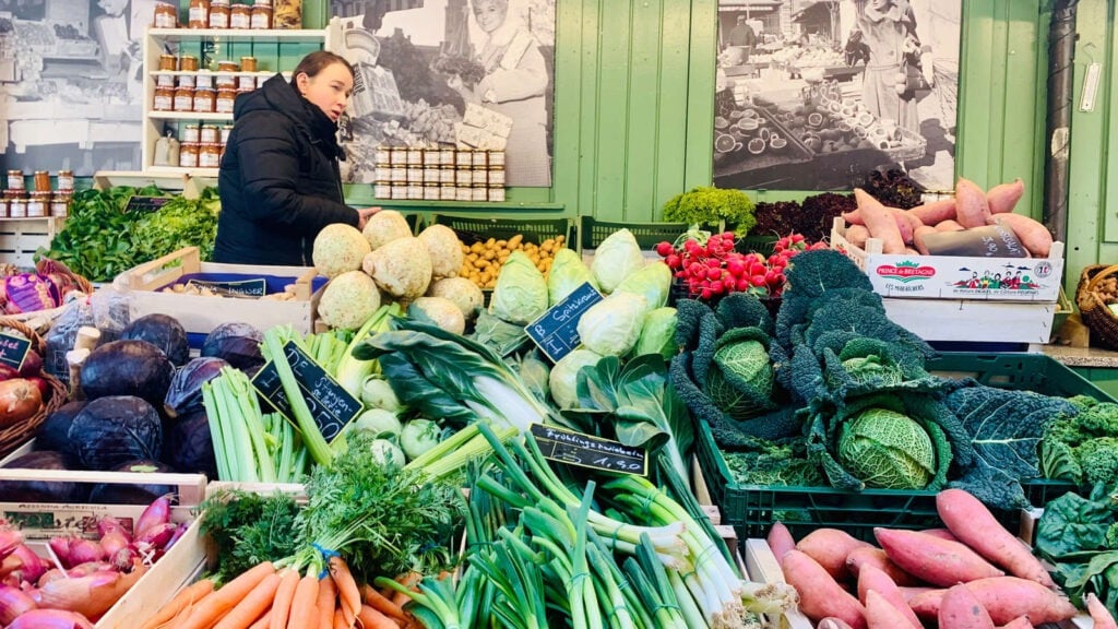 Frisches Gemüse und Obst direkt vom Bauern: Resi am Markt