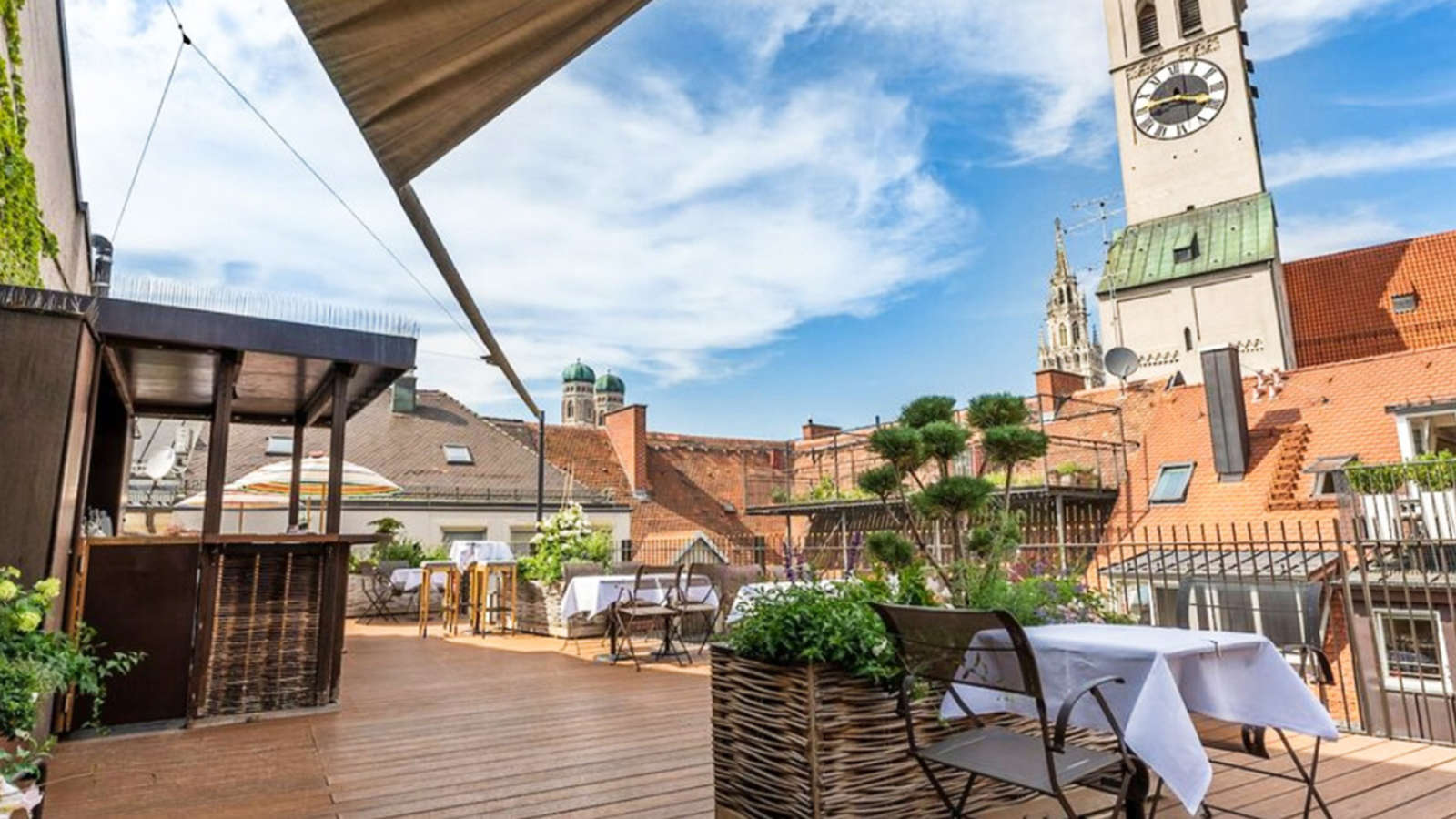Rooftop Bar München: die schönsten Dachterrassen 🍹
