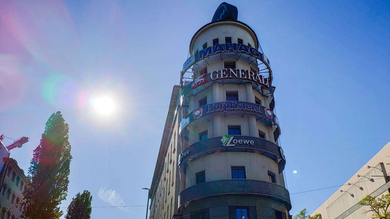 Auch der Münchner Himmel schickt freundliche Grüße ans neue Yours Truly Hotel.