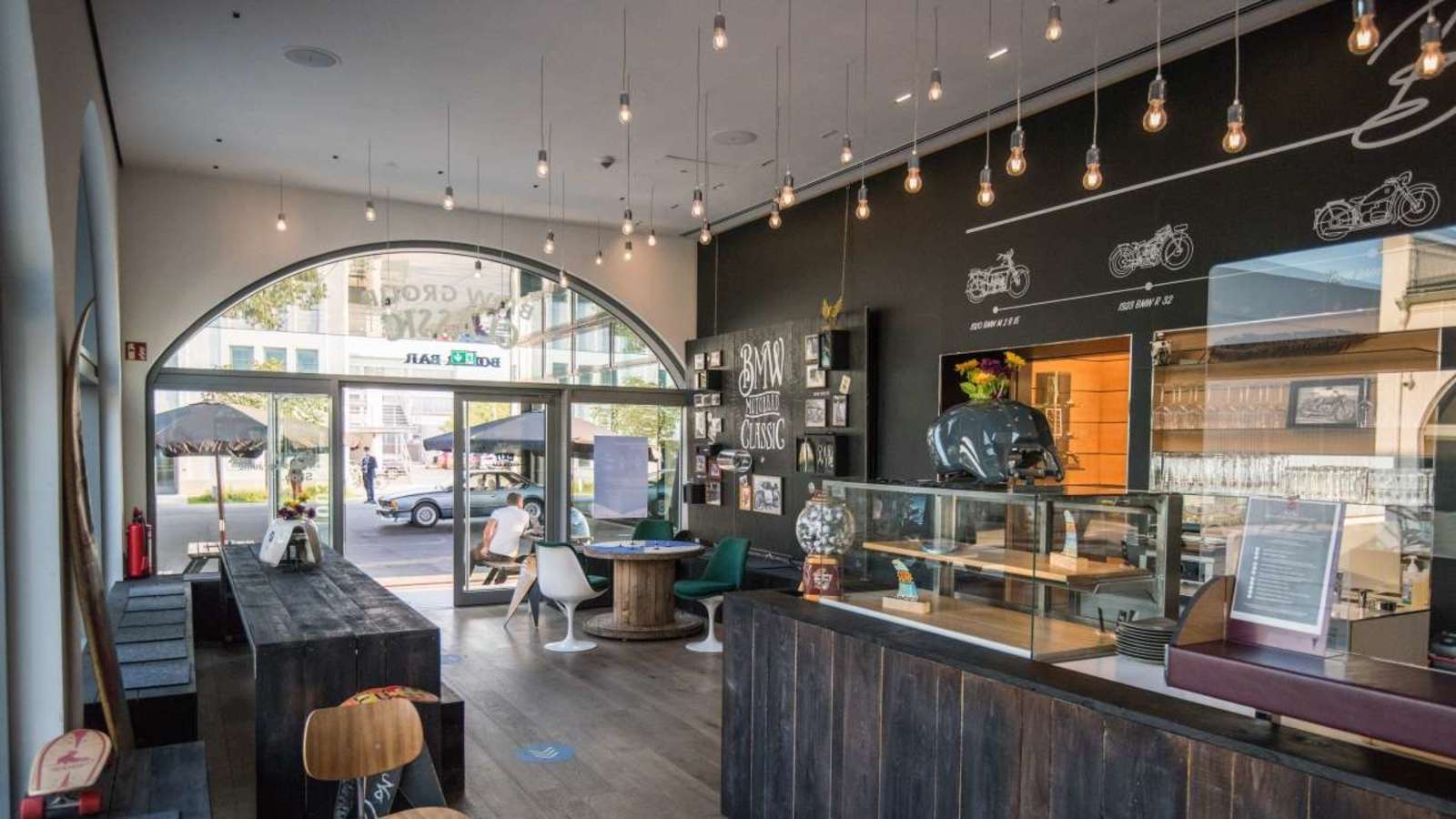 Neues Biker-Café: Boxer Bar in der Moosacher Straße