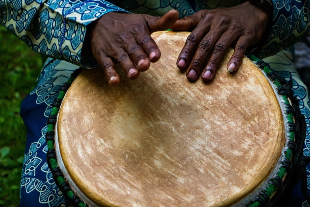 Kulturinsel – Rhythmen aus Westafrika zum Mittanzen
