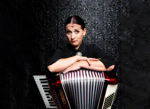 Carmela de Feo am 06.11. im Lustspielhaus