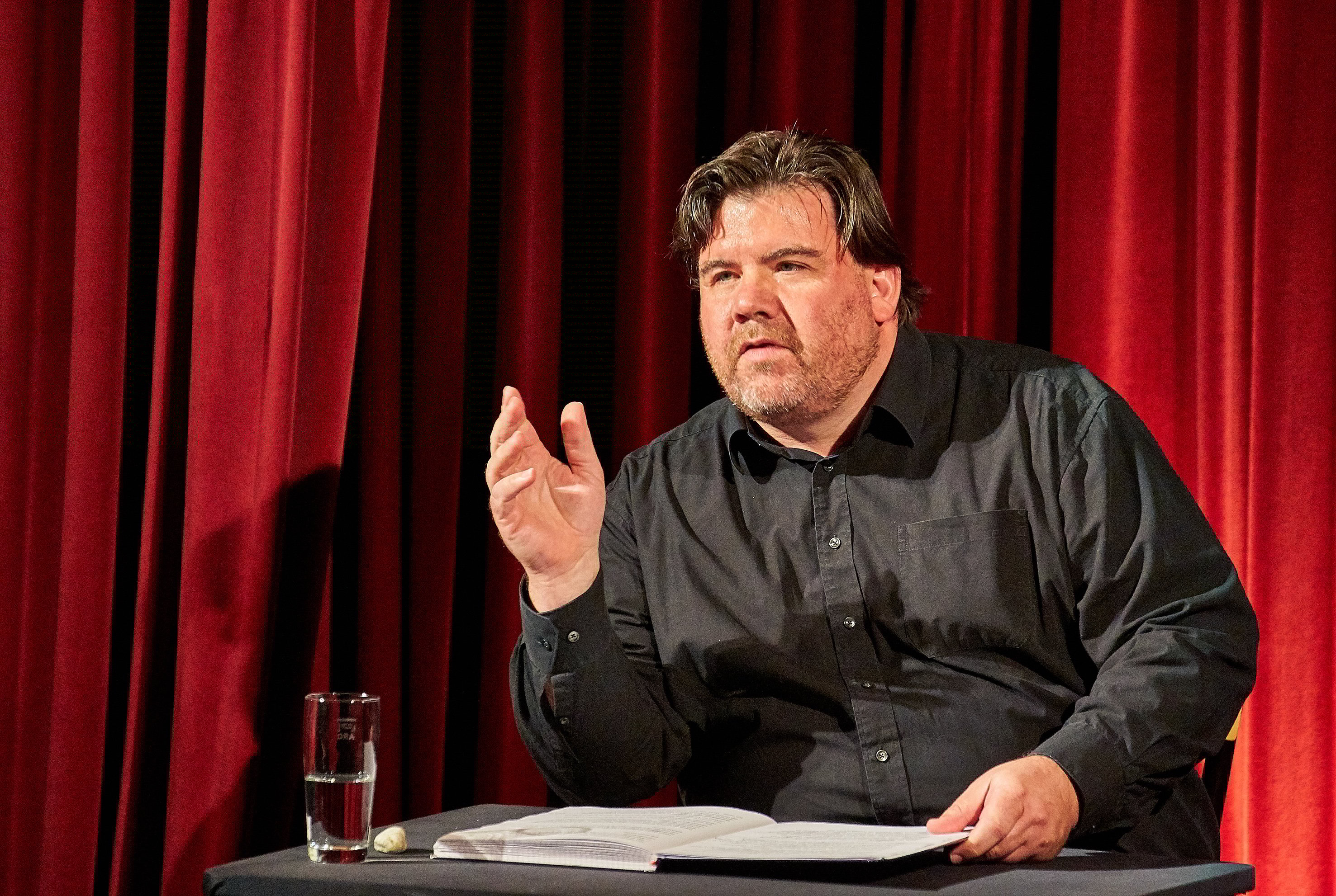 Carl Orff: Klaus Wittmann liest „Bairisches Welttheater“