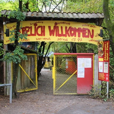 Abenteuerspielplatz München: Maulwurfshaufen - IN München - Das Stadtmagazin Abenteuerspielplatz München: Maulwurfshaufen