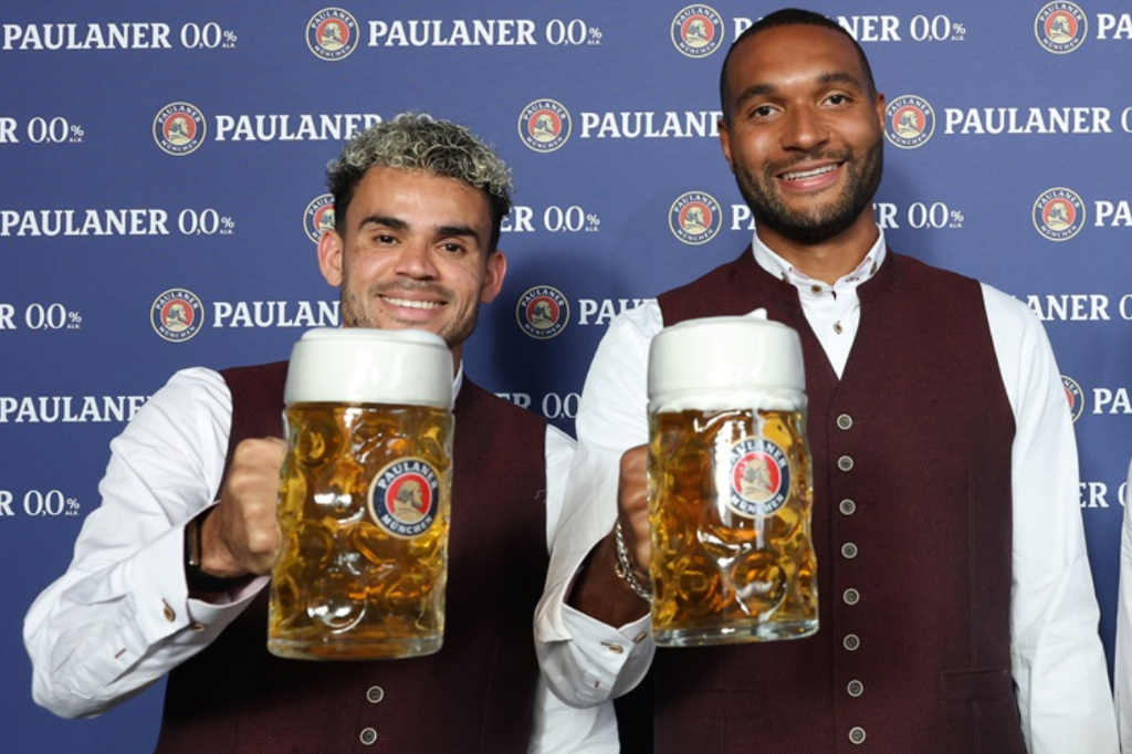 paulaner-sportsbar2 - IN München - Das Stadtmagazin Luis Diaz & Jonathan Tah in der Paulaner Sportsbar