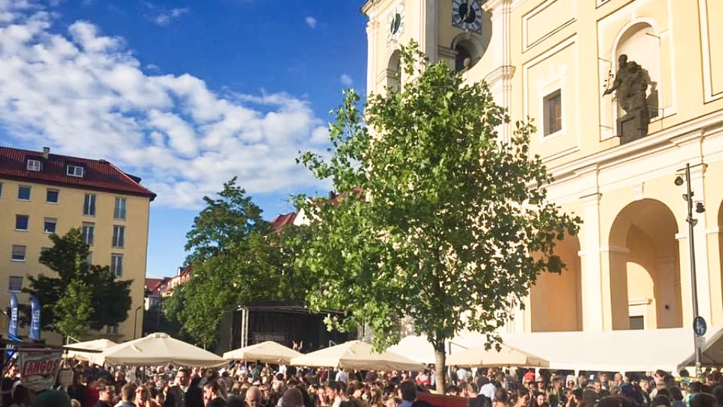 weinfest-josephsplatz - IN München - Das Stadtmagazin Weinfest am Josephsplatz