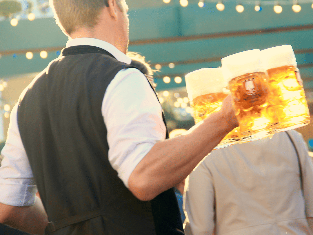 Wiesn-Tisch reservieren - IN München - Das Stadtmagazin Wiesn-Tisch reservieren