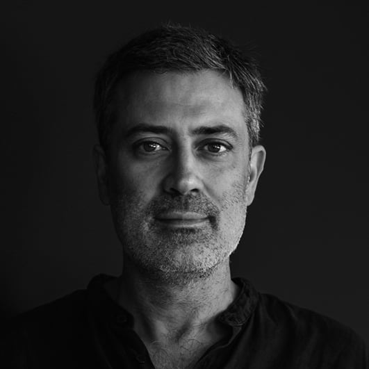 Andrea Bajani liest aus: Der Jahrestag/ L’anniversario