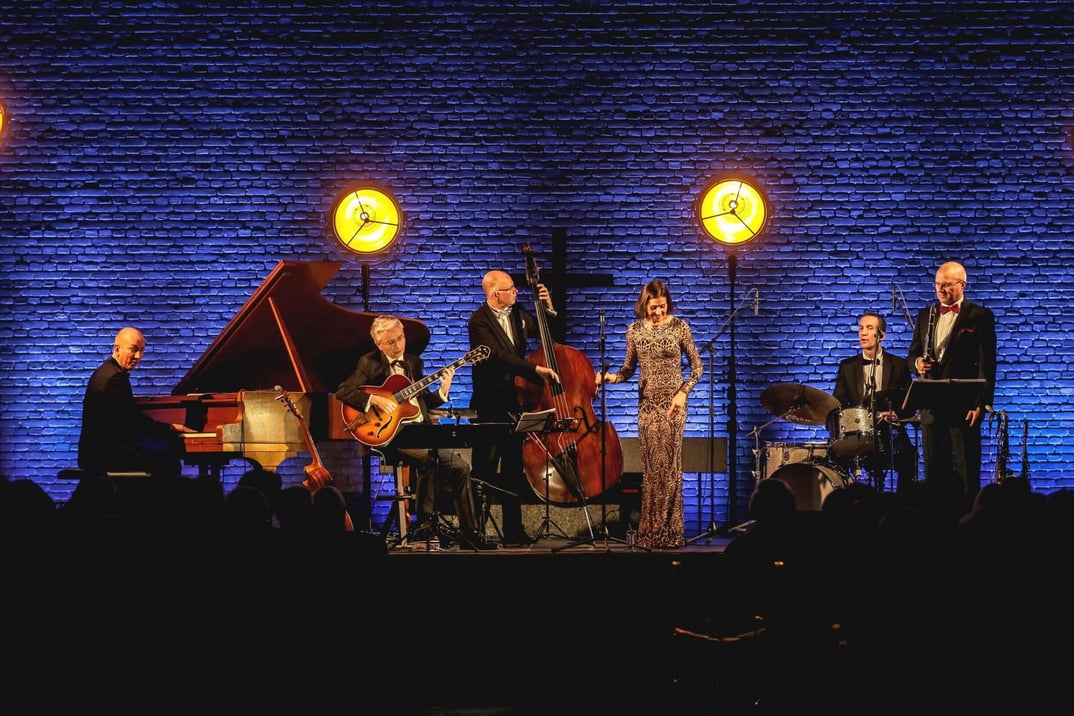 Chris Hopkins‘ Swinging Christmas