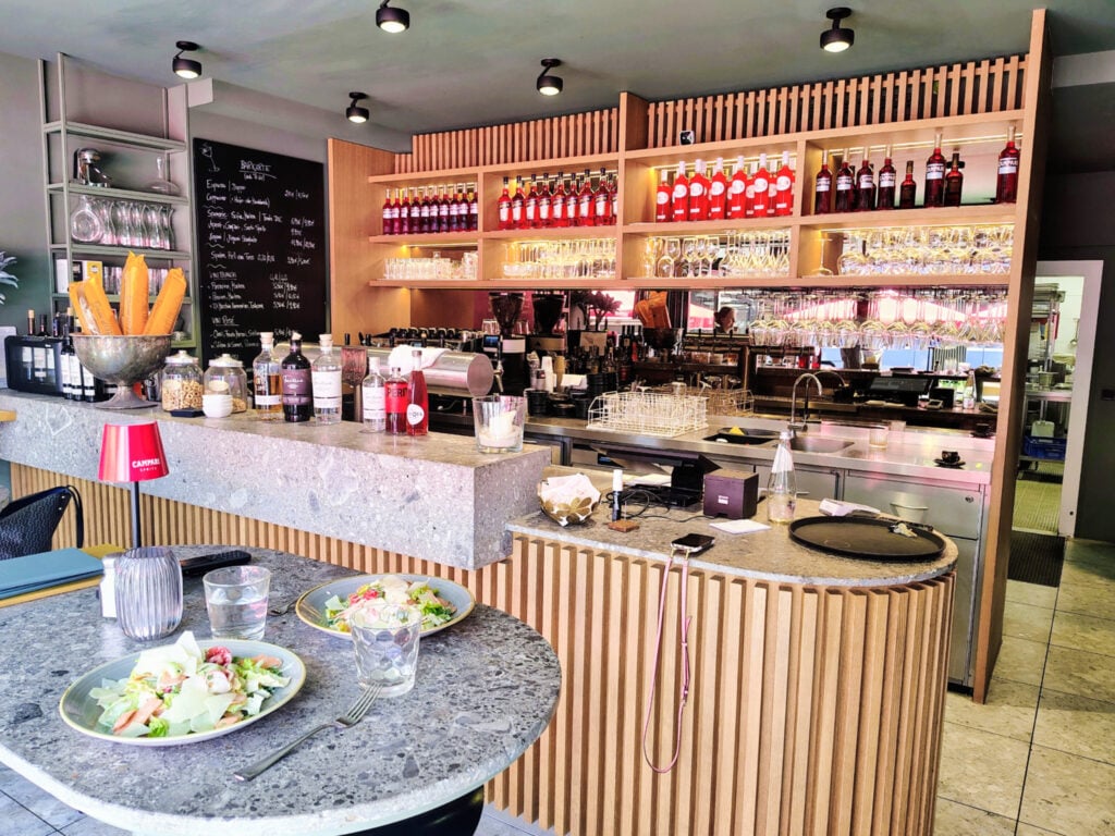 Die Bar im Monti Monaco